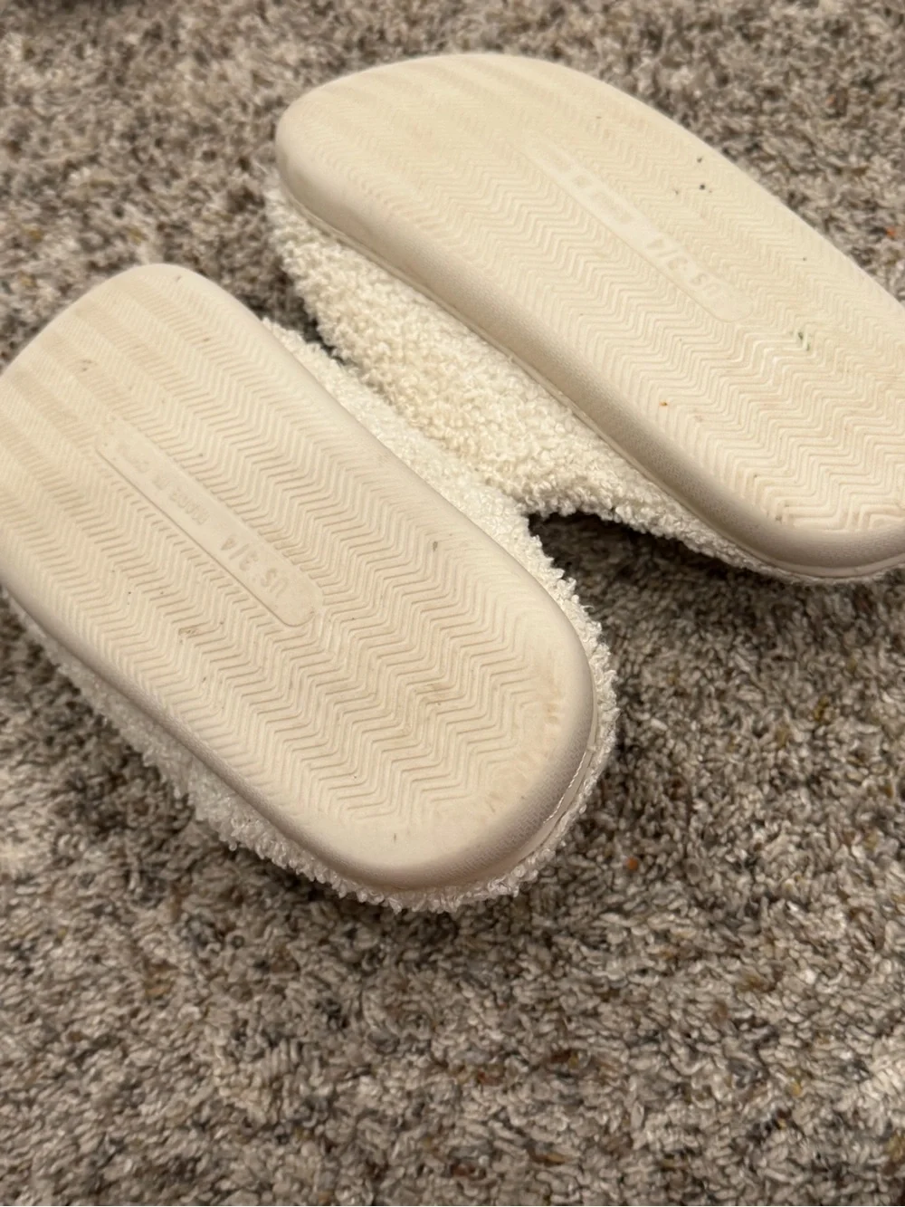 KIDS Slippers Sz 3 4 Cozy Cream Smiley Face